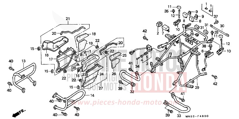 MOTORSCHUTZVORRICHTUNG/ SATTELTASCHENTRAEGER von GL1800 PB224D (PB224D) von 1989