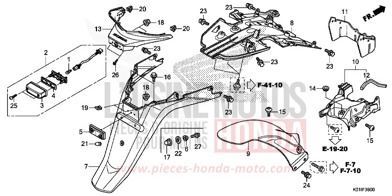 GARDE-BOUE ARRIERE/FEU D'IMMATRICULATION von SH125 PEARL NIGHTSTAR BLACK (NHA84) von 2014